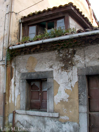 Grado-frente Palacio Fontela