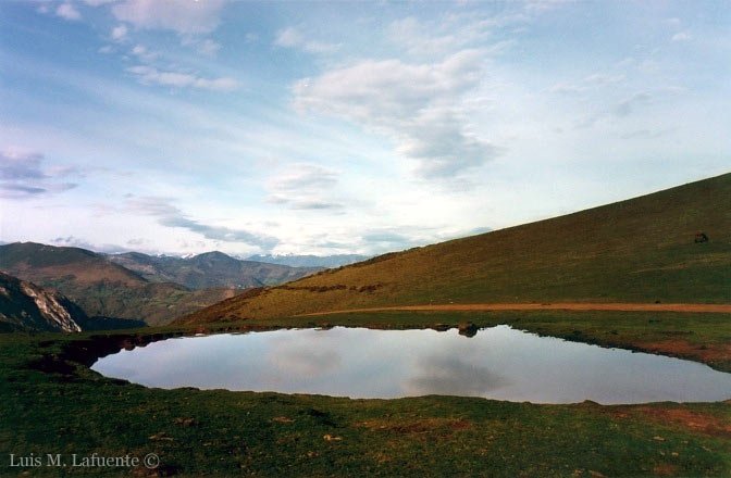 Foncoalla podría significar las fuentes del rio Coalla, está situada a 1080 metros de altura, en Yernes, Camino de Cuevallagar..